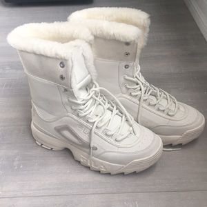 Fila white snow boots. Size 10. Only worn once